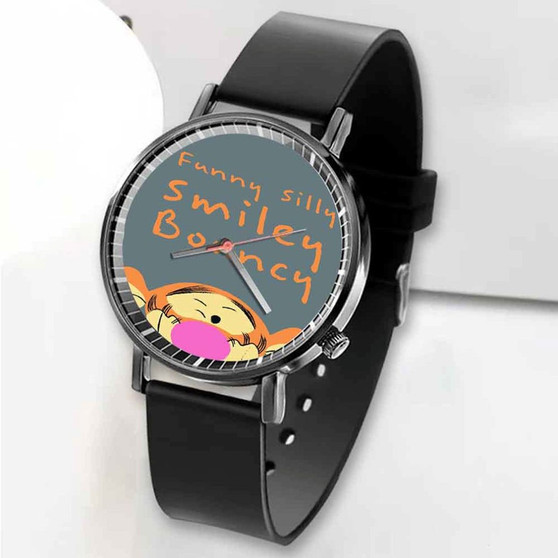 Pastele New Winnie The Pooh Tigger Custom Unisex Black Quartz Watch Premium Gift Box Watches