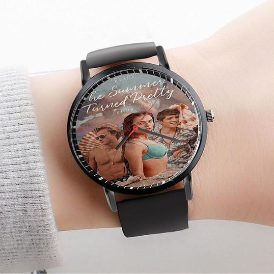 Pastele The Summer I Turned Pretty Custom Watch Awesome Unisex Black Classic Plastic Quartz Watch for Men Women Premium Gift Box Watches
