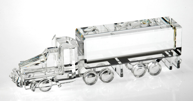 18 Wheeler / Truck