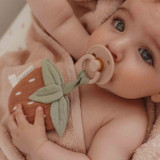 little_dutch_prende_chupeta_morango002
