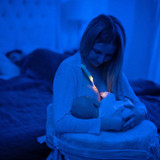 latchlight_luz_presenca_maos_livres_amamentacao002