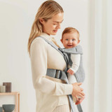 babybjorn_porta_bebe_mini_grey004