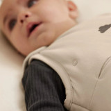 snuz_saco_dormir_snuzpouch_sand_cloud004