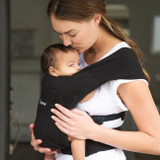 ergobaby_porta_bebe_embrace_preto003