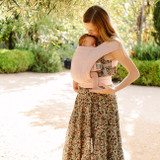 ergobaby_porta_bebe_embrace_rosa003