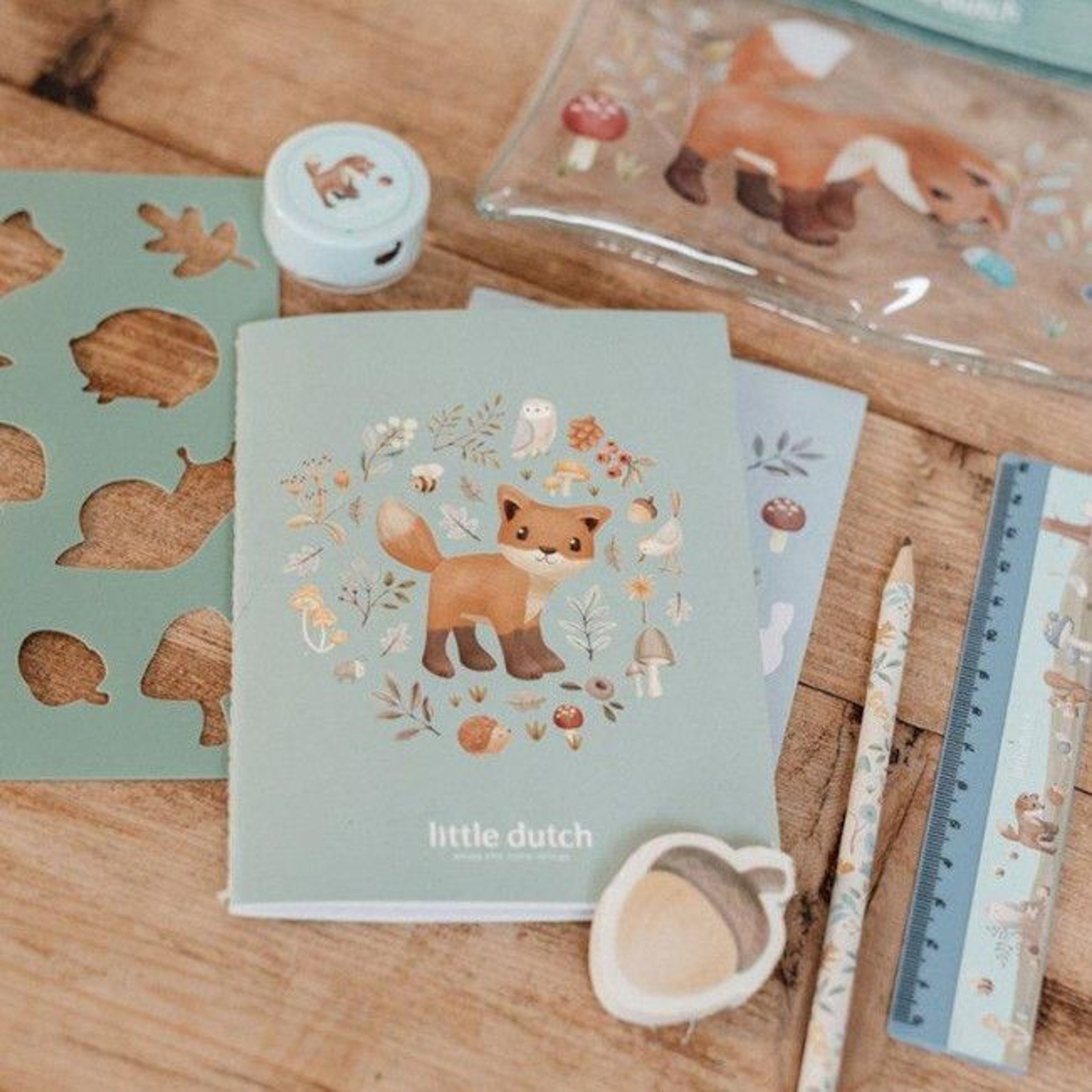 little_dutch_conjunto_material_escolar_forest_friends003