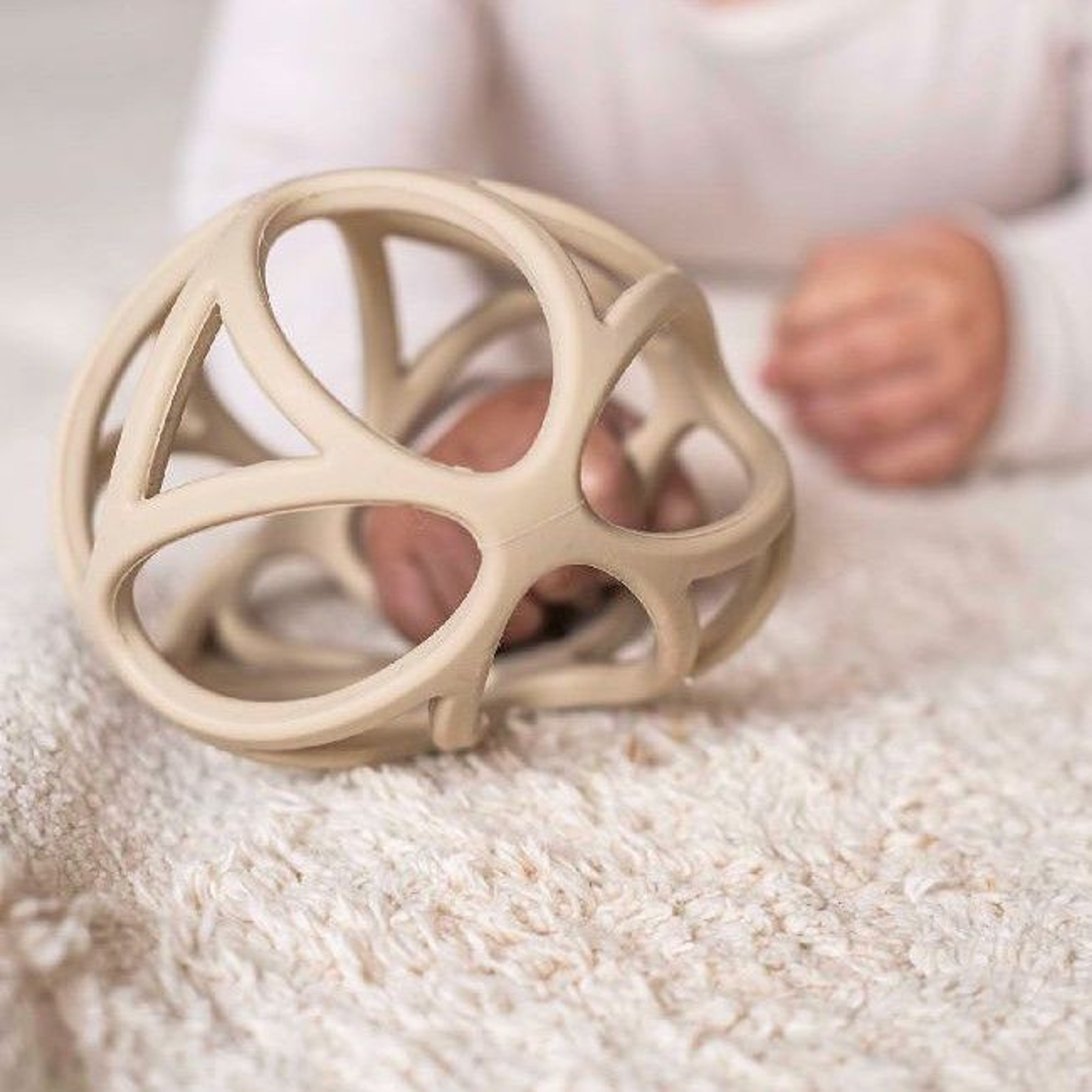 little_dutch_bola_sensorial_sand006