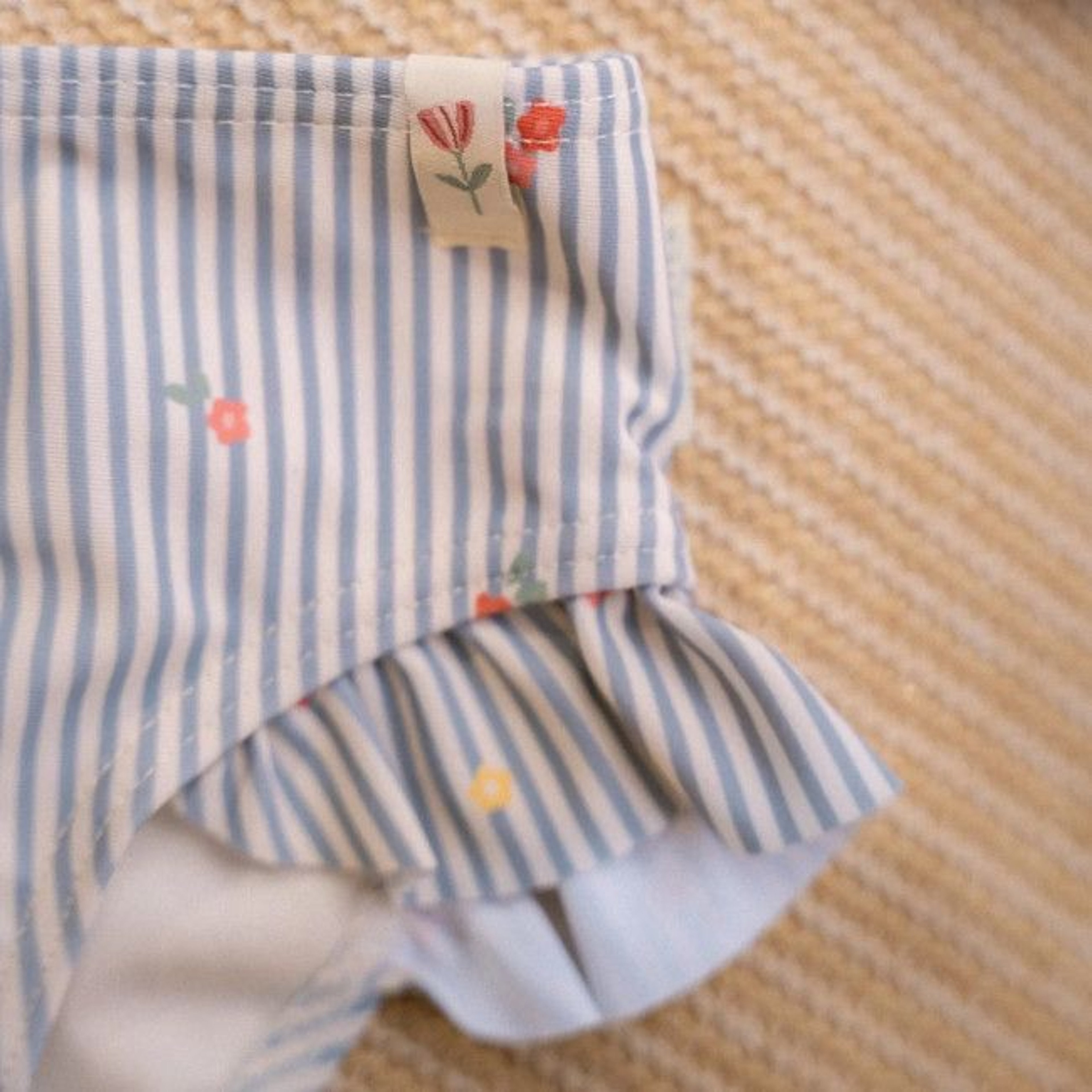 little_dutch_cueca_banho_sunny_flowers_blue003