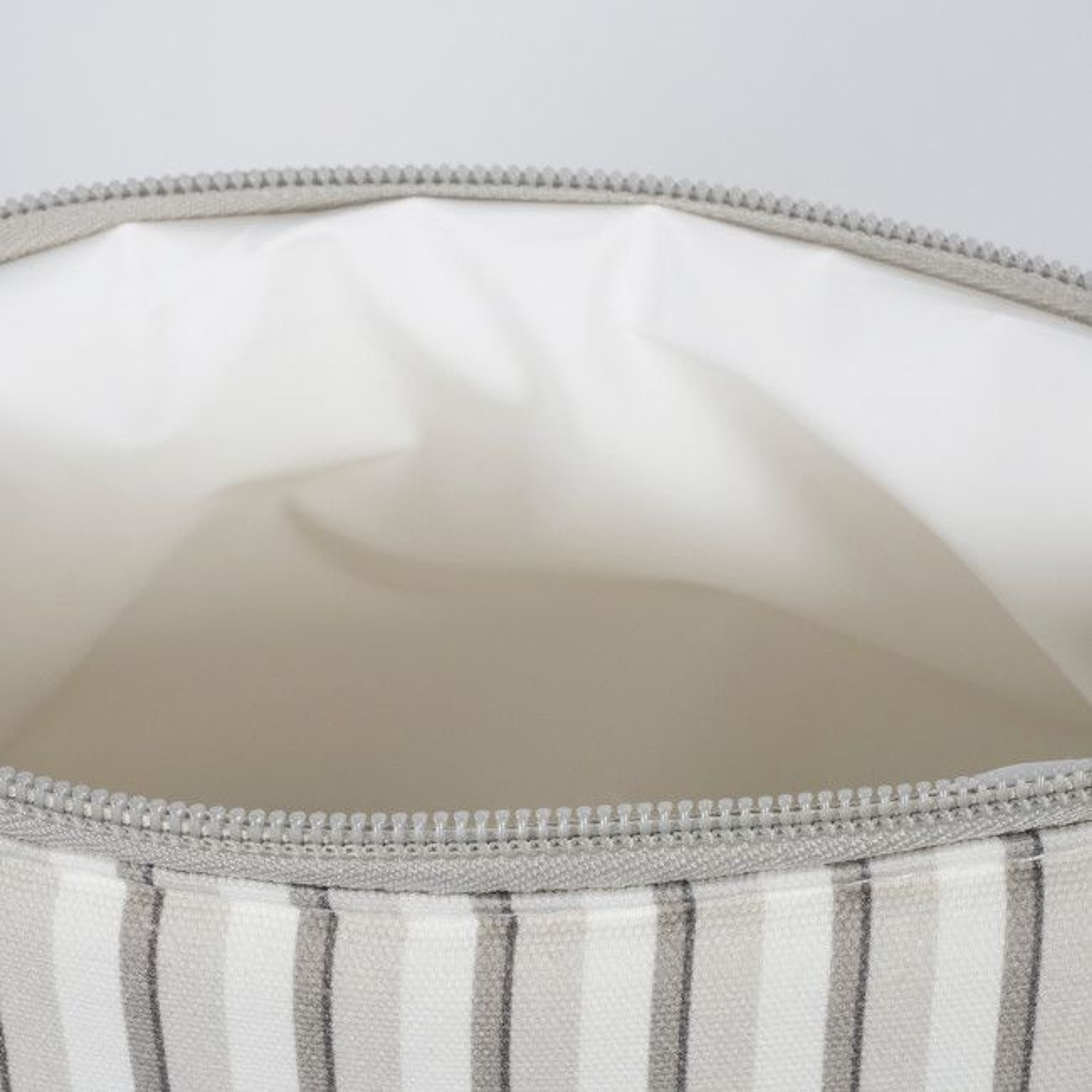 walking_mum_necessaire_botton_stripes003