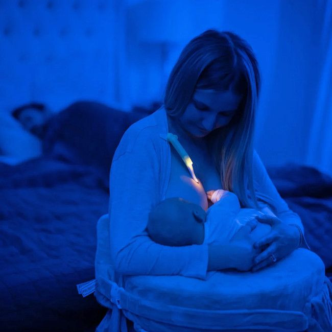 latchlight_luz_presenca_maos_livres_amamentacao002