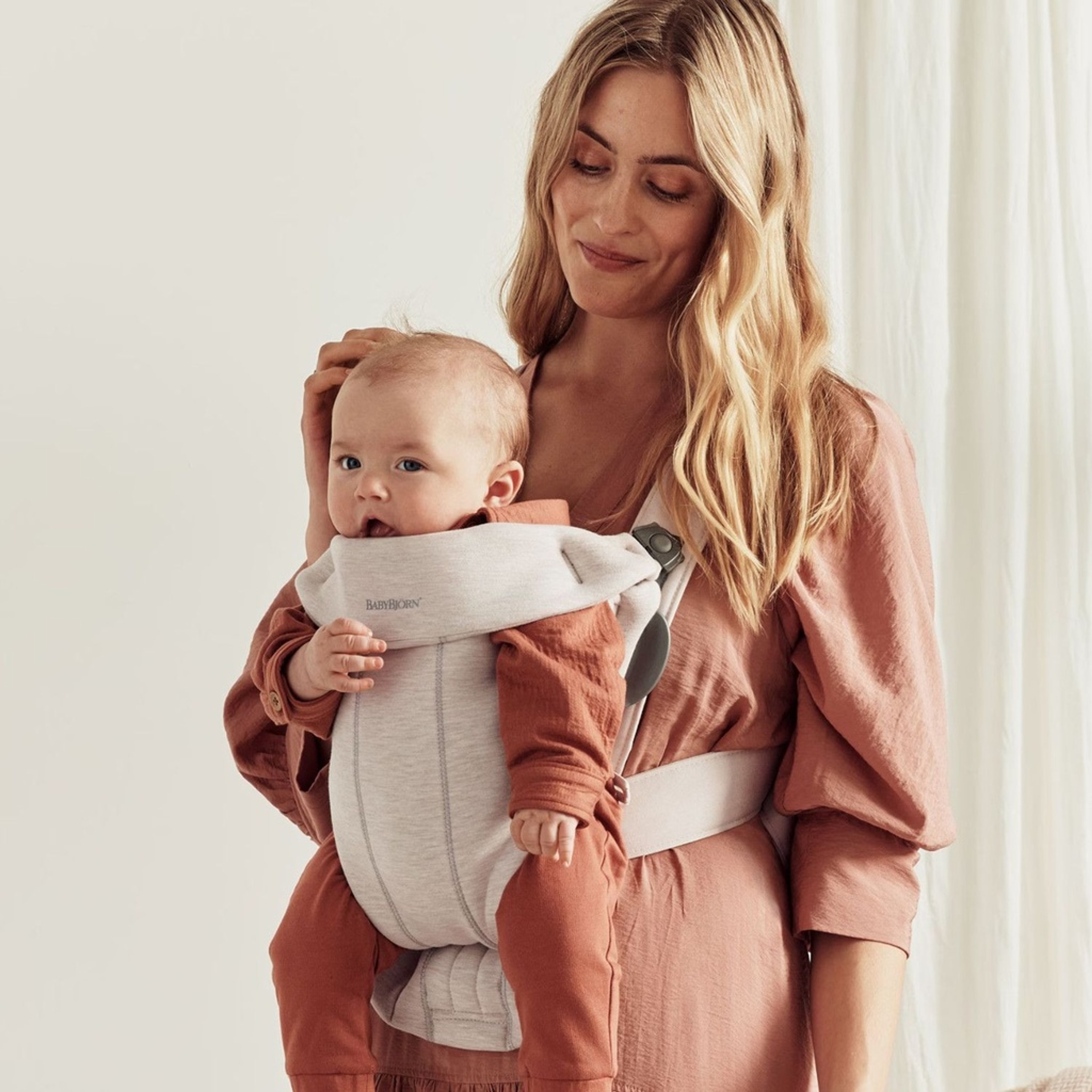 babybjorn_porta_bebe_mini_3d_jersey_light_beige005