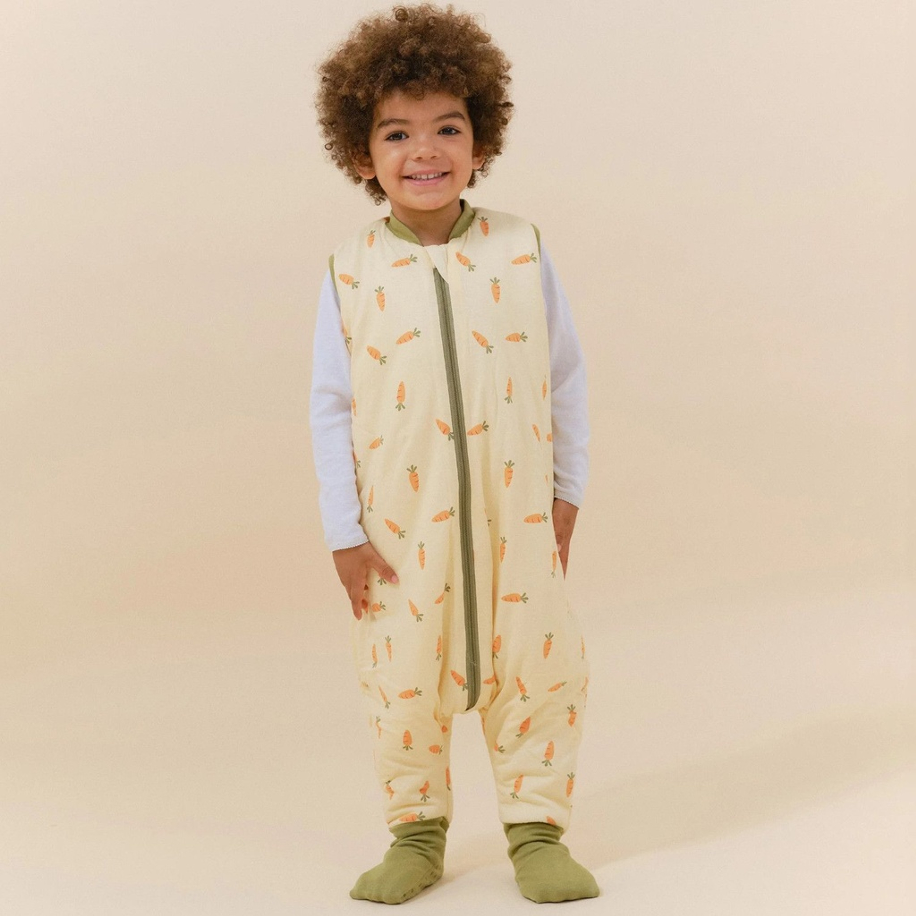 molis_co_fato_dormir_meias_carrots002