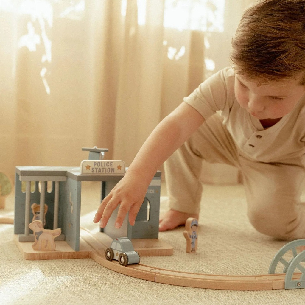 little_dutch_esquadra_policia_madeira_extensao_caminho_ferro002