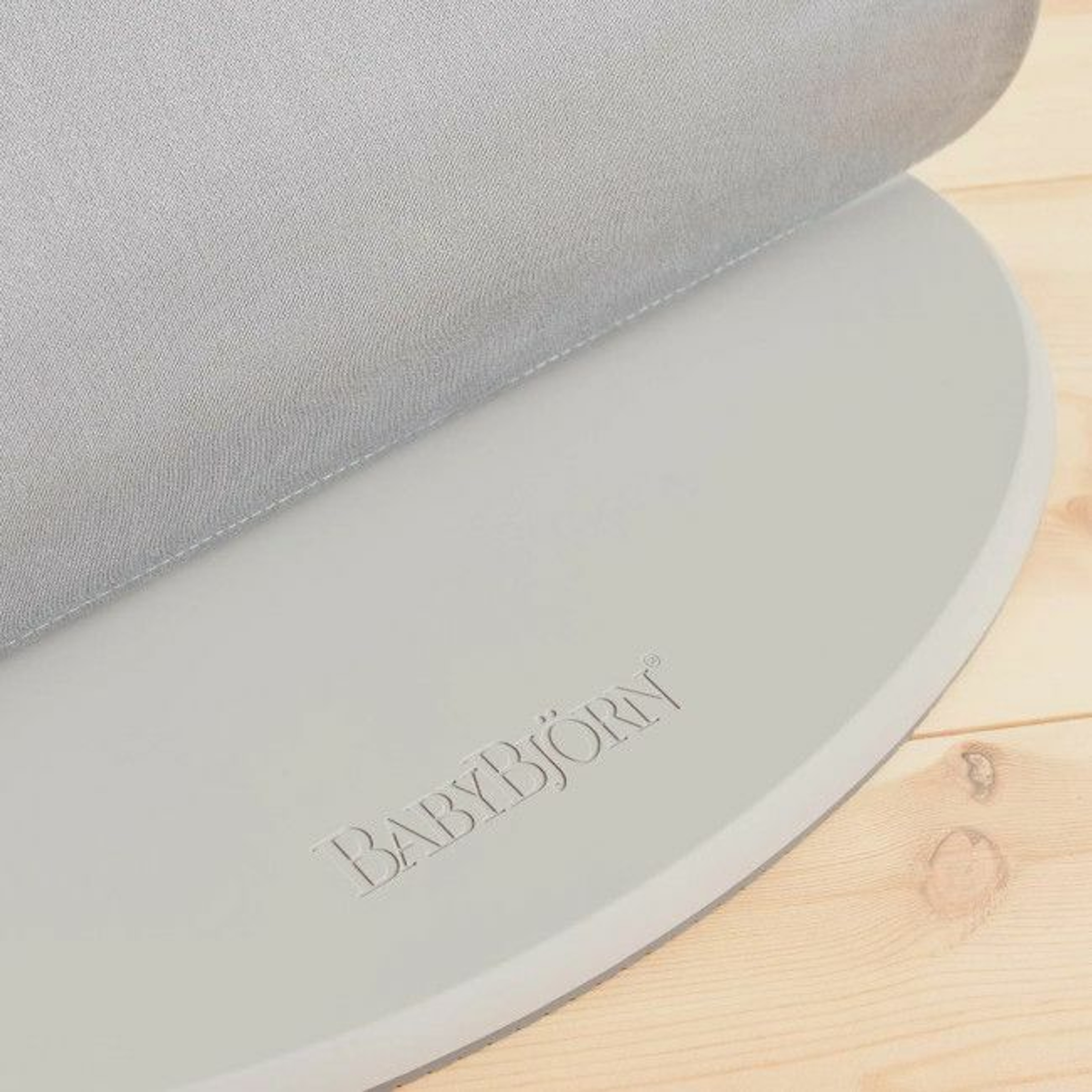 BabyBjörn Espreguiçadeira Bliss Woven Pétala Light Grey 006224