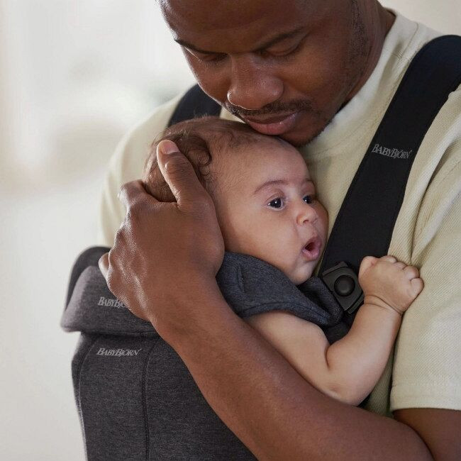 BabyBjörn Porta-Bebé Mini Cinza Carvão Jersey 3D 021076