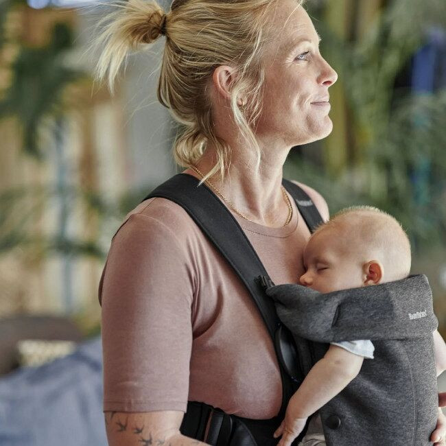 BabyBjörn Porta-Bebé Mini Cinza Carvão Jersey 3D 021076