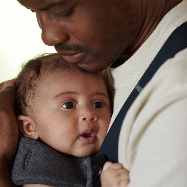 BabyBjörn Porta-Bebé Mini Cinza Carvão Jersey 3D 021076