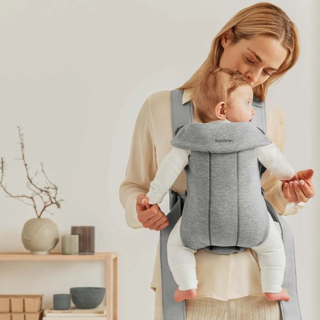 babybjorn_porta_bebe_mini_grey003