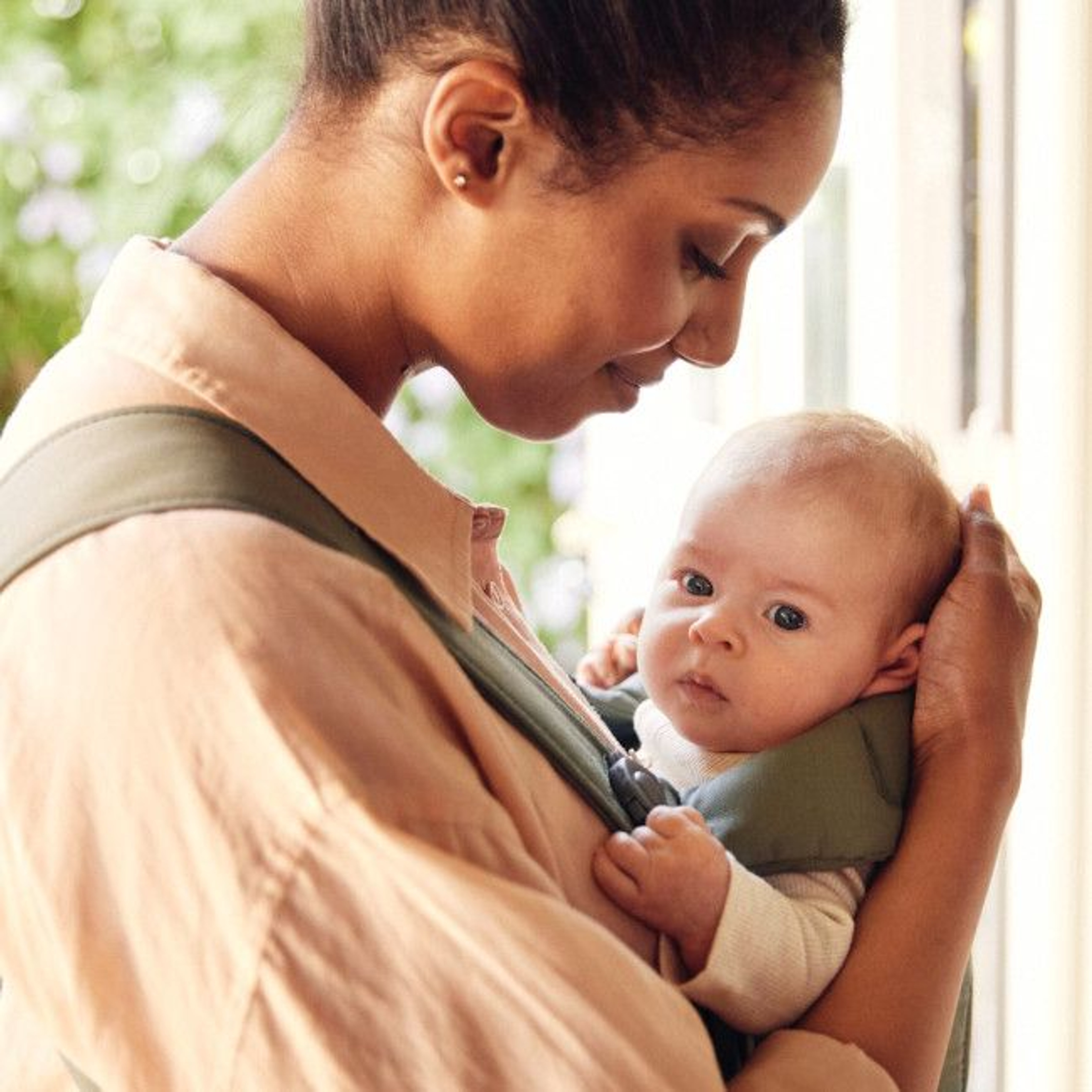 babybjorn_porta_bebe_mini_woven_dark_green006