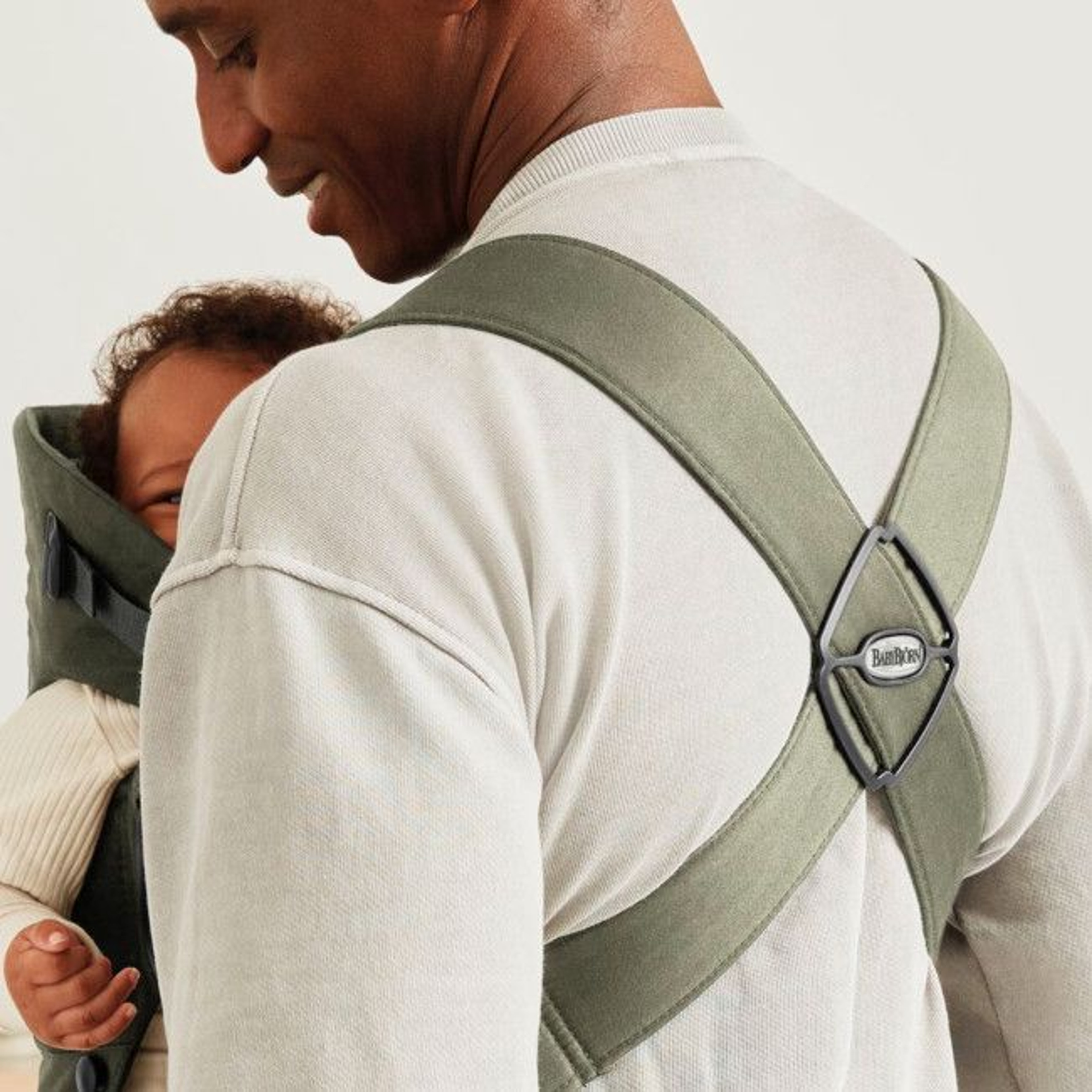 babybjorn_porta_bebe_mini_woven_dark_green005