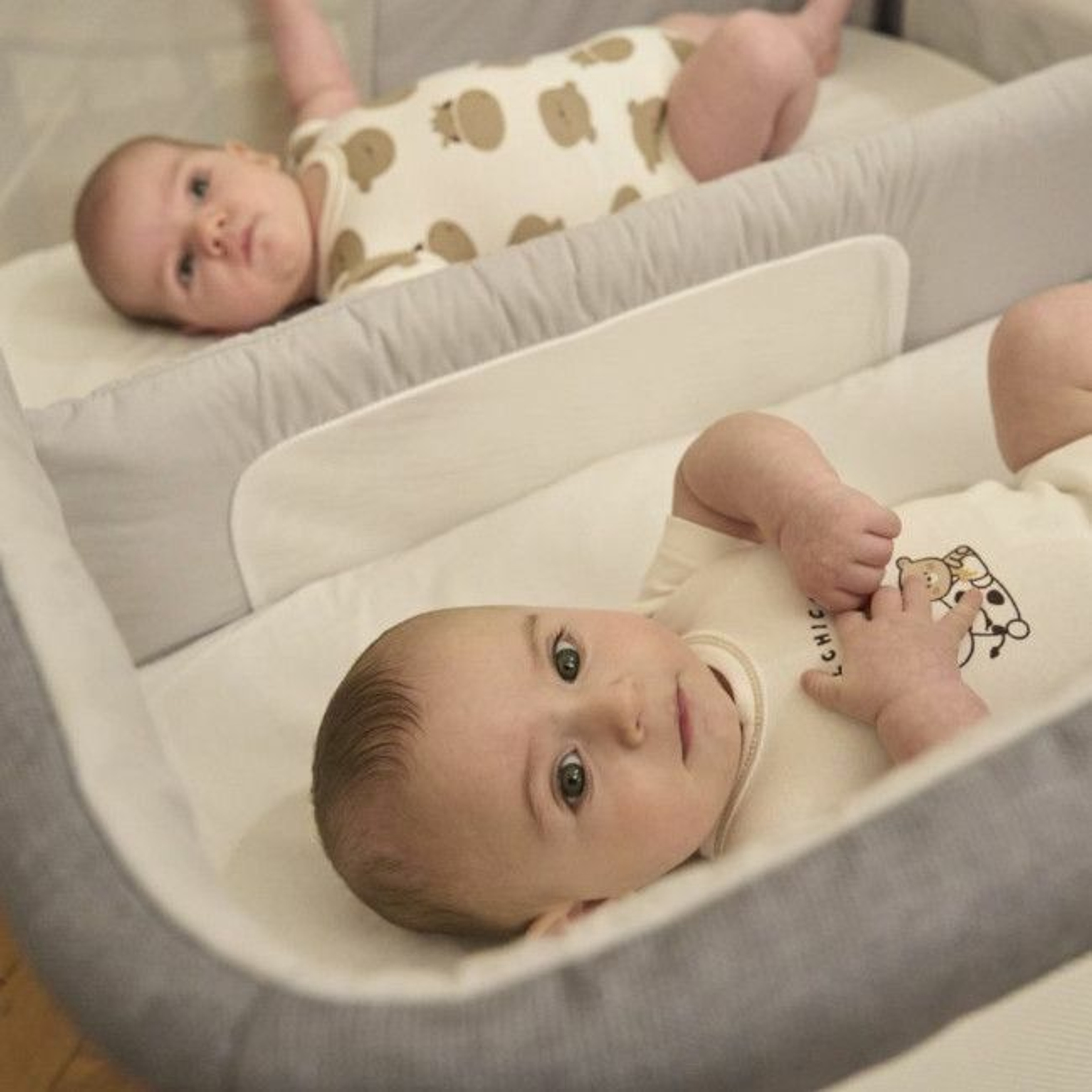 Chicco Berço Co-Sleeping Next2Me Twins Magnet Grey 06087077680000