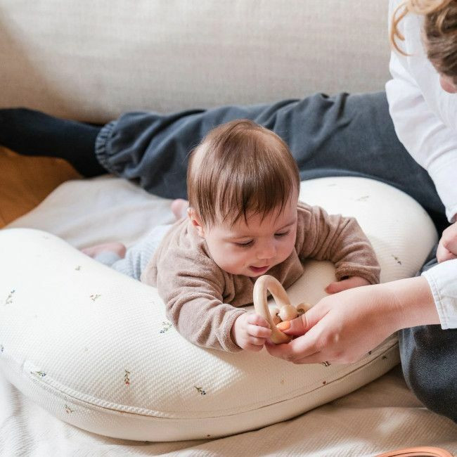 Doomoo Almofada de Amamentação 2 em 1 Twisty Sweety Cream 5TIO02