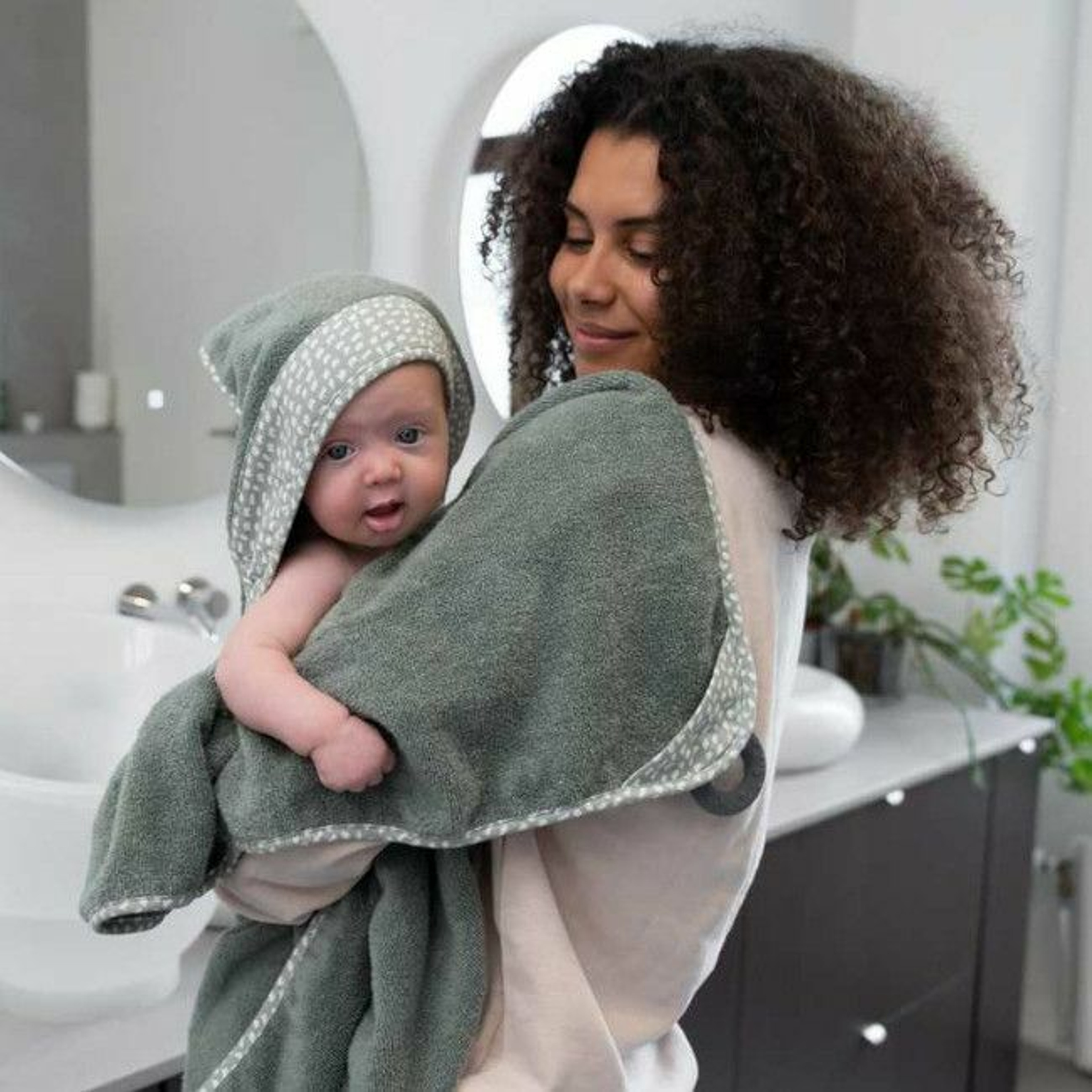 Doomoo Toalha de Banho com Anel de Dentição Dry'n Play Green 5DP02