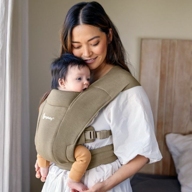 Ergobaby Porta-Bebé Embrace Soft Knit Soft Olive EBCEMAOLIVE