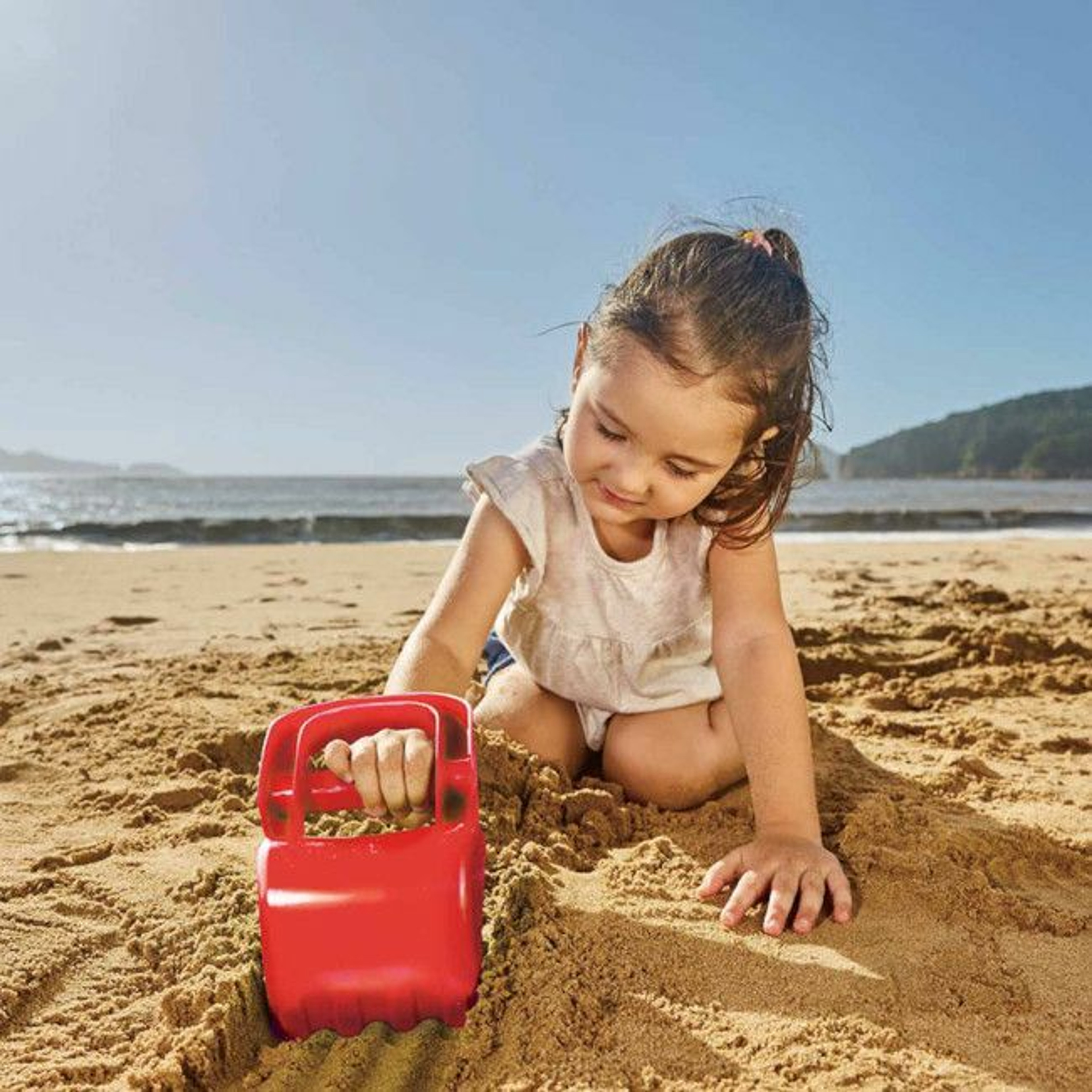 Hape Pá Escavadora de Praia Vermelho +18M E4072