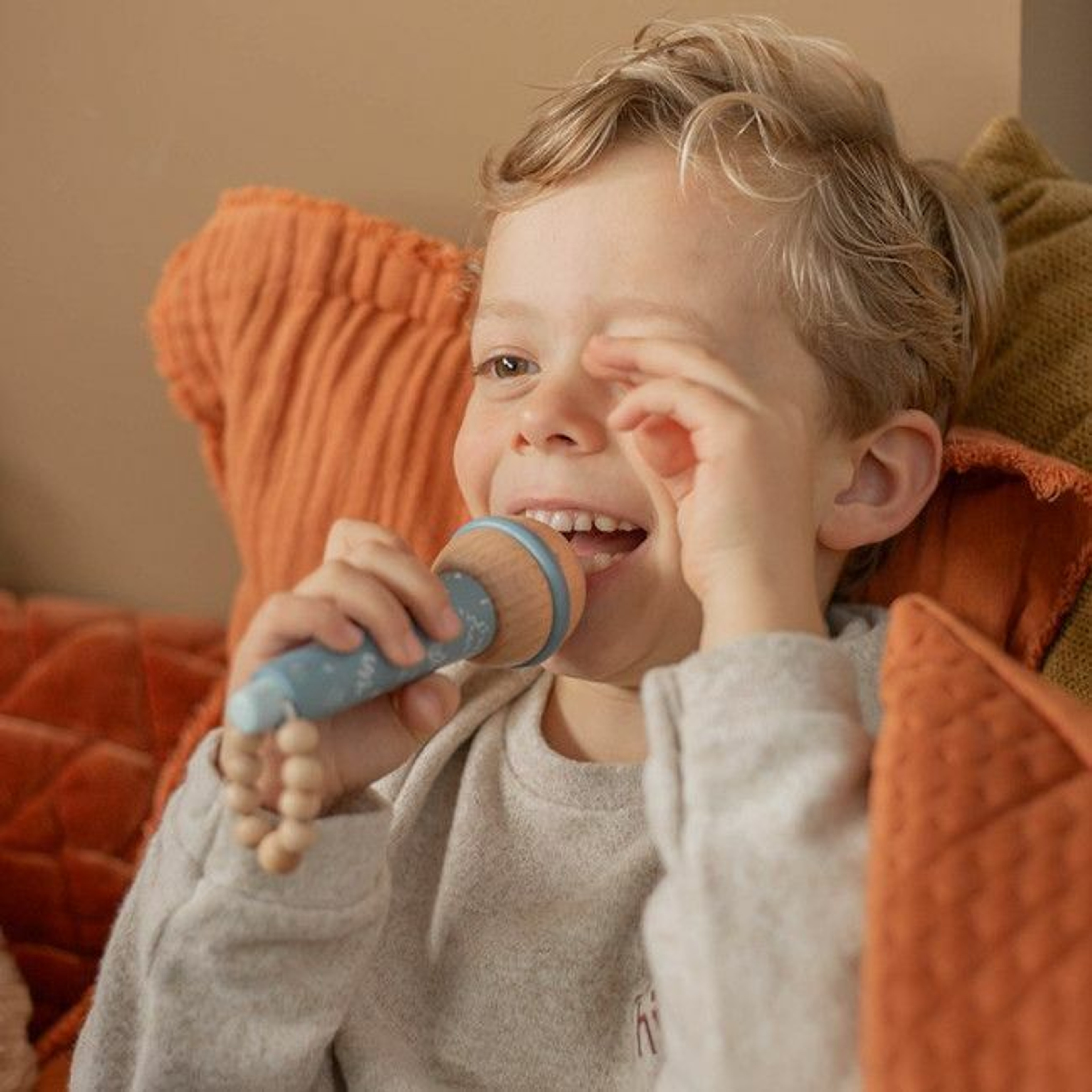 Label Label Microfone em Madeira Blue +6M LLWT-04458