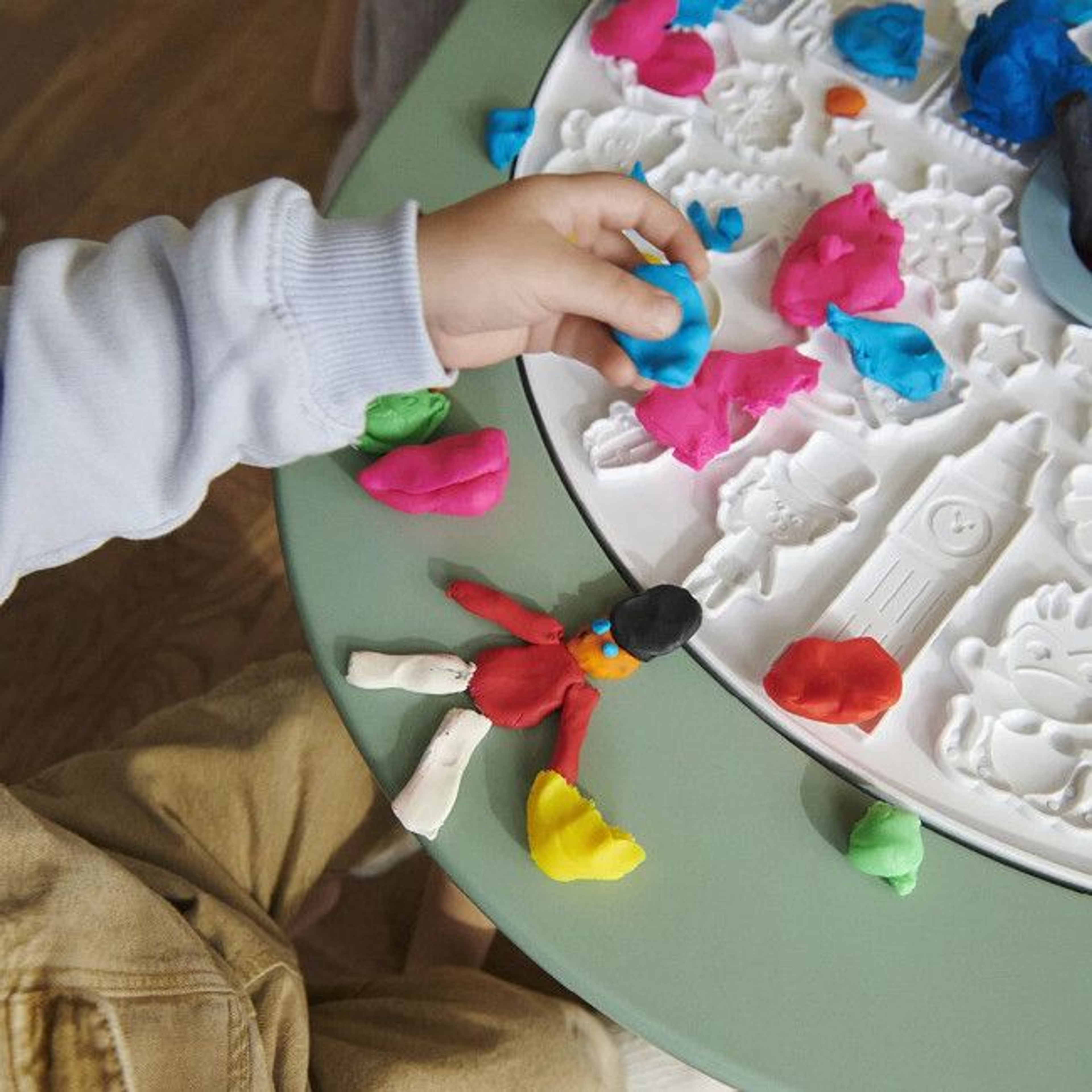 stokke_mutable_tabuleiro_formas_mesa_atividades003