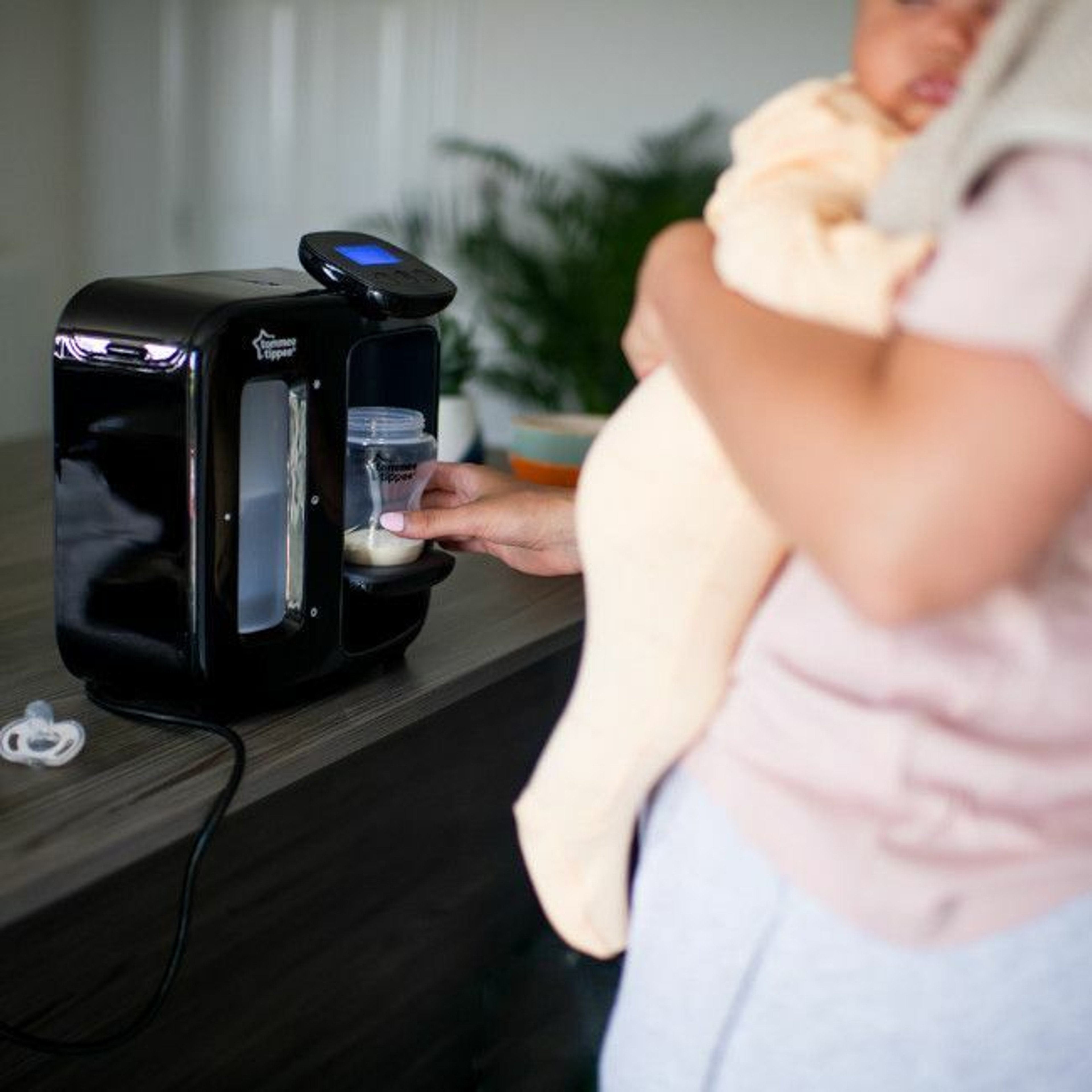 Tommee Tippee Preparador de Biberões Perfect Prep D&N Preto 42374610