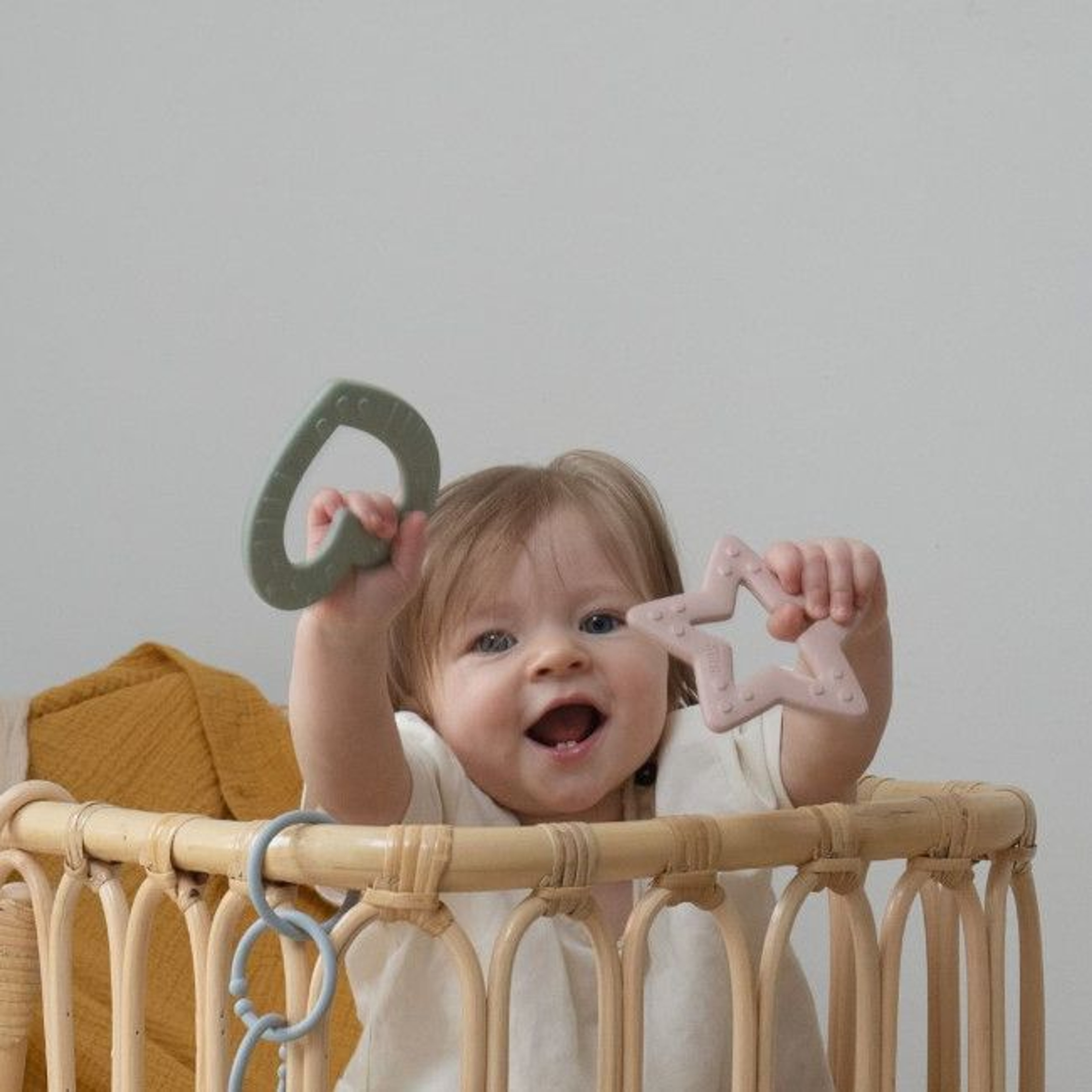 BIBS Mordedor Baby Bitie Estrela Blush +2M