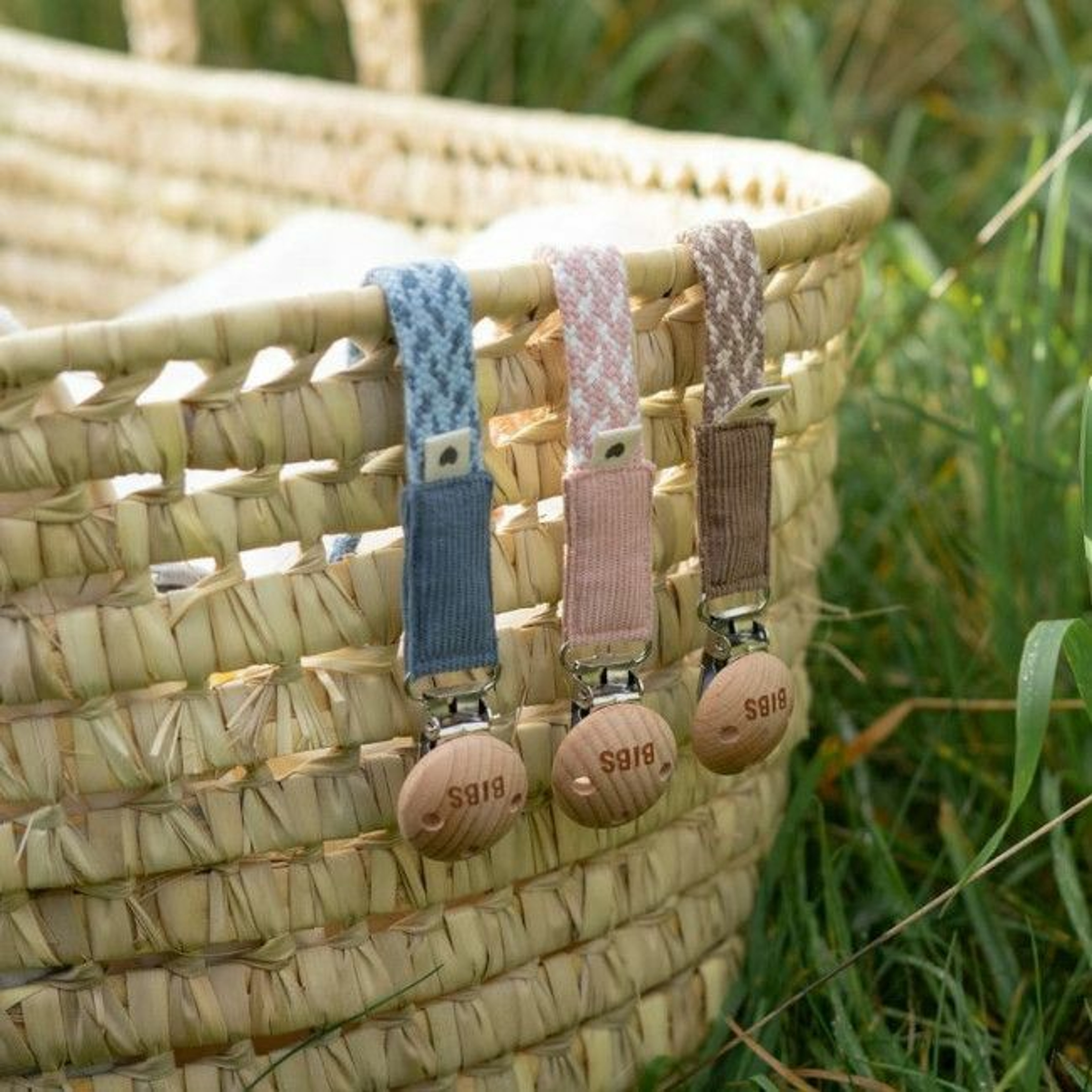 BIBS Prende-Chupeta em Trança Blush/Ivory