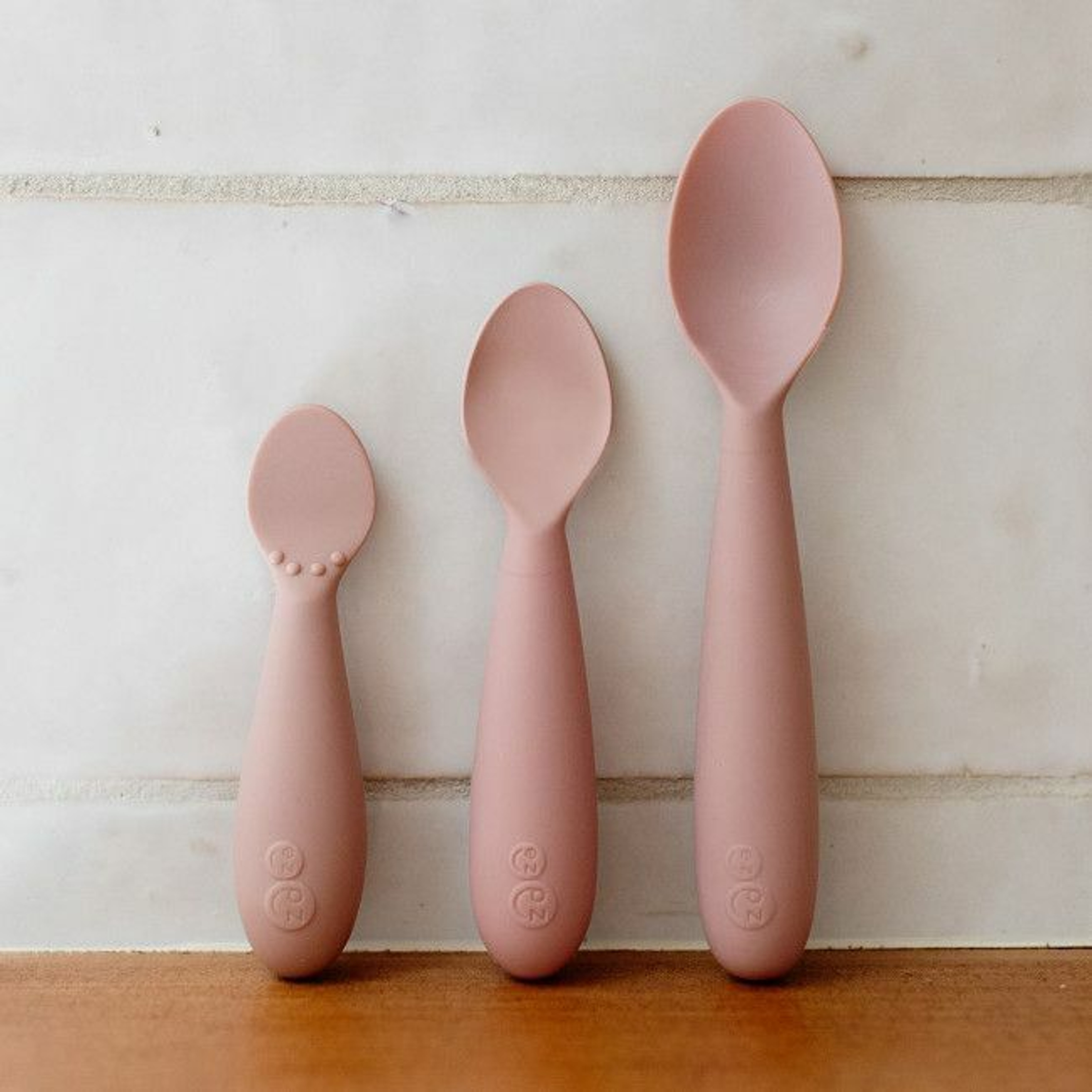 ezpz Conjunto de Utensílios de Desenvolvimento Rosa Nórdico EUDUB005