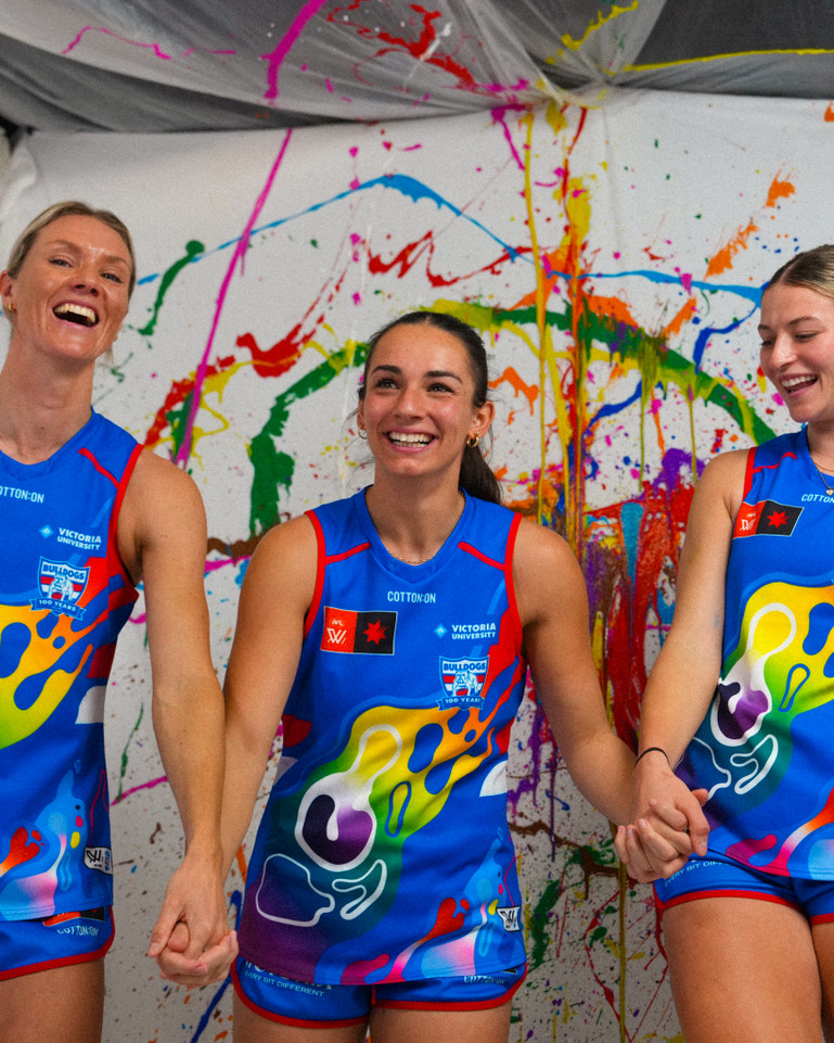 Western Bulldogs 2025 AFLW Pride Guernsey