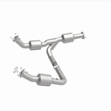 MagnaFlow 18-20 Chevrolet Express 2500 Single Underbody 4.3L Direct Fit Catalytic Converter