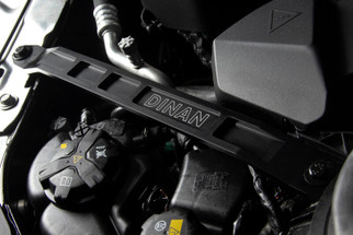 Dinan 19-26 BMW 330i G20 Strut Brace Kit