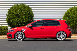 APR 15-19 Volkswagen Golf R (MK7 GTI/R) Lowering Springs - Red