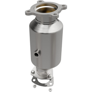 MagnaFlow Direct Fit Catalytic Converter 18-20 Audi Q5 Underbody