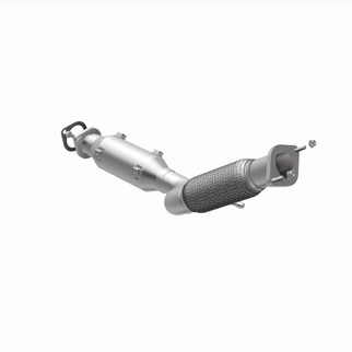 MagnaFlow 17-20 Nissan Rogue Sport Rear Underbody 2L Direct Fit Converter