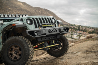 Dv8 18+ Jeep Wrangler JL / 20+ Jeep Gladiator JT OE Plus Front Bumper