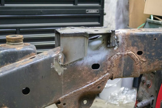 Rustbuster Front Bed Mount Left Side