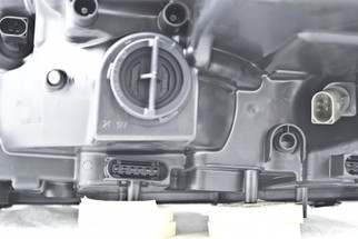 Hella 2008-2008 Mercedes-Benz ML320 Headlight Assembly