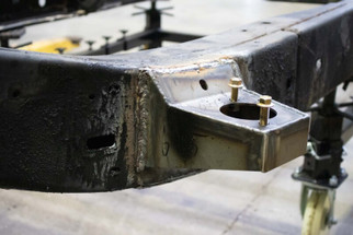 05-15 Toyota Tacoma Access Cab Crew Cab Front Body Mount Right