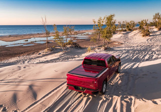 UnderCover 17-20 Ford Super Duty 80.4in Fusion Bed Cover - Ruby Red