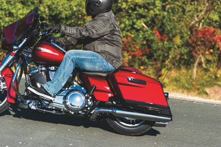 Kuryakyn Tri-Line Saddlebag Hinge Covers Gloss Black