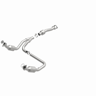 MagnaFlow Direct Fit Catalytic Converter 2011-2014 Express 1500 4.3L Underbody