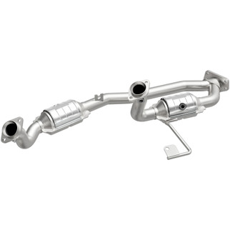MagnaFlow Direct Fit Catalytic Converter 01-03 Windstar 3.8 OEM