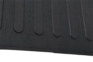 Dee Zee 99-06 GM Silverado/Sierra/07 Classic 6.5ft. Heavyweight Bed Mat